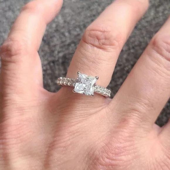 SOLD SOLD Stunning Engagement Ring S6 - Picture 5 of 5